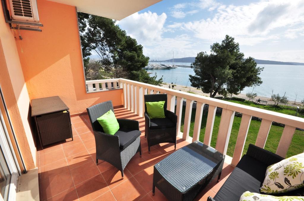 Apartment Luxury Cream Kaštela الغرفة الصورة